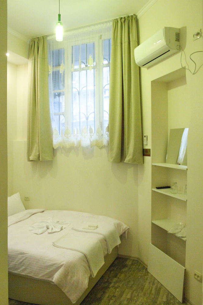 Apartment On Rustaveli Avenue ティビリシ エクステリア 写真