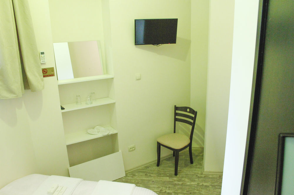 Apartment On Rustaveli Avenue ティビリシ エクステリア 写真