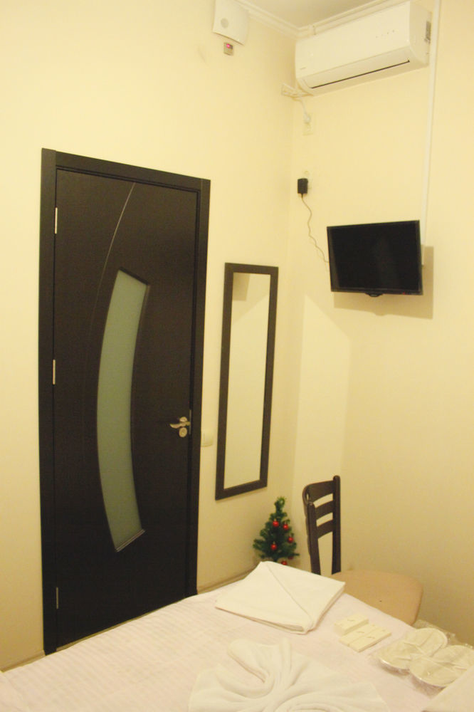 Apartment On Rustaveli Avenue ティビリシ エクステリア 写真