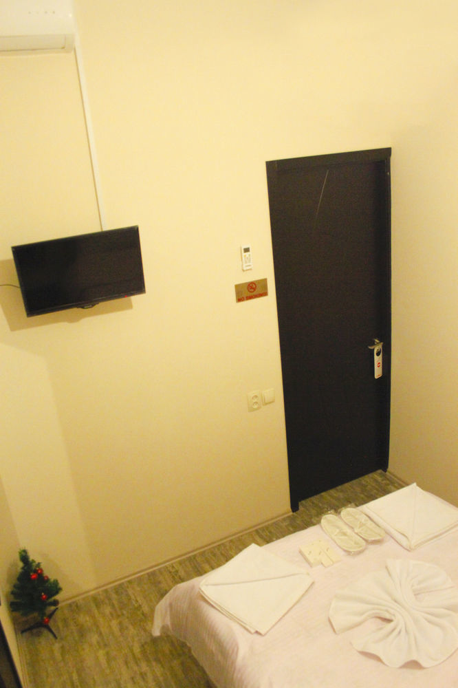 Apartment On Rustaveli Avenue ティビリシ エクステリア 写真