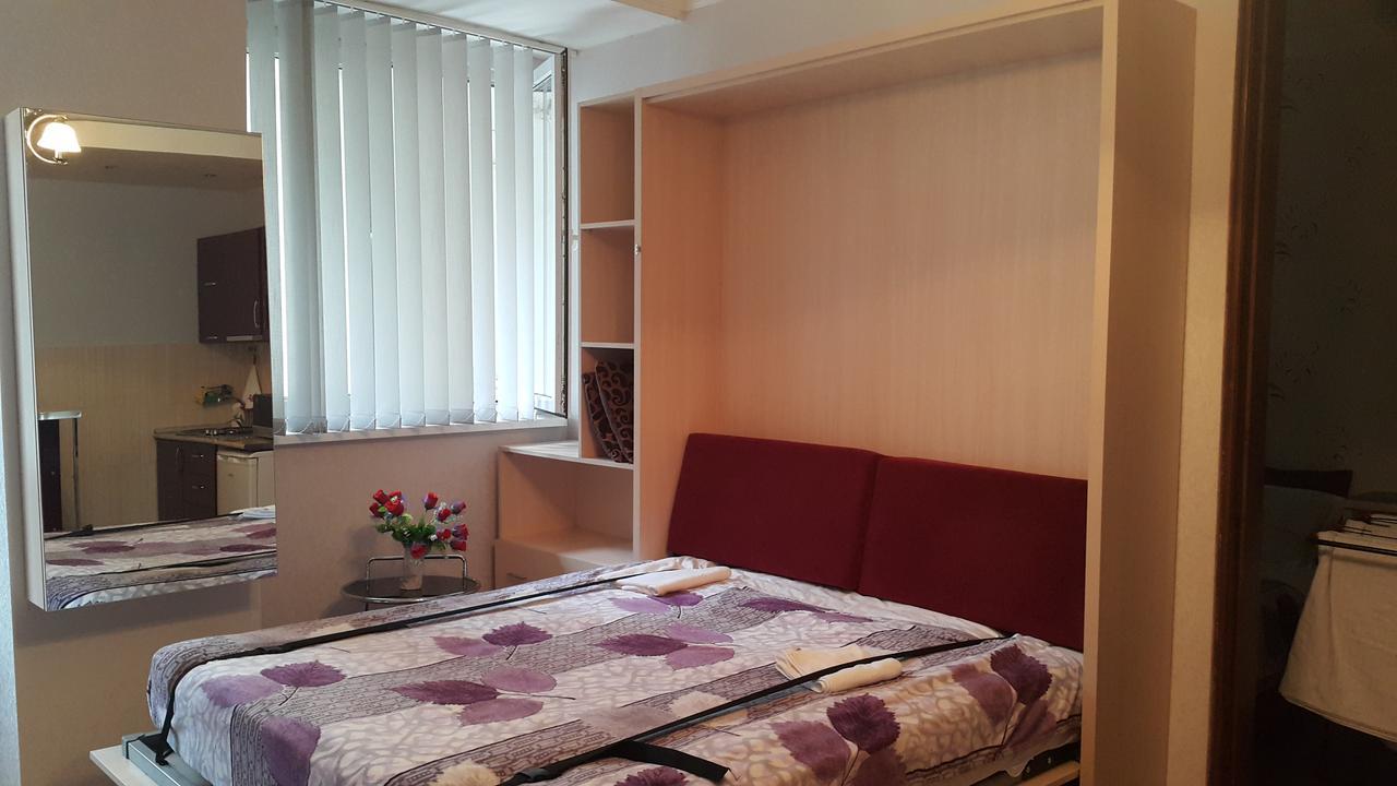 Apartment On Rustaveli Avenue ティビリシ エクステリア 写真