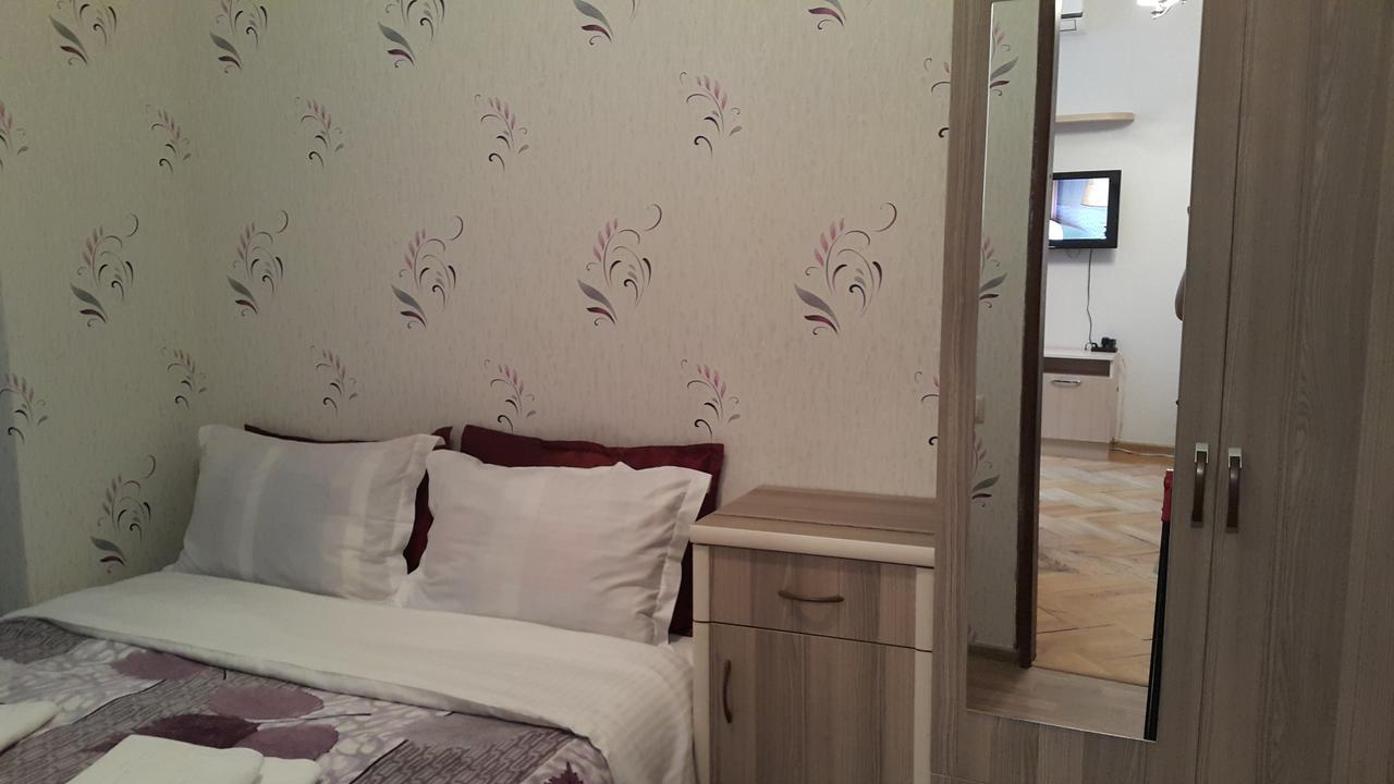 Apartment On Rustaveli Avenue ティビリシ エクステリア 写真