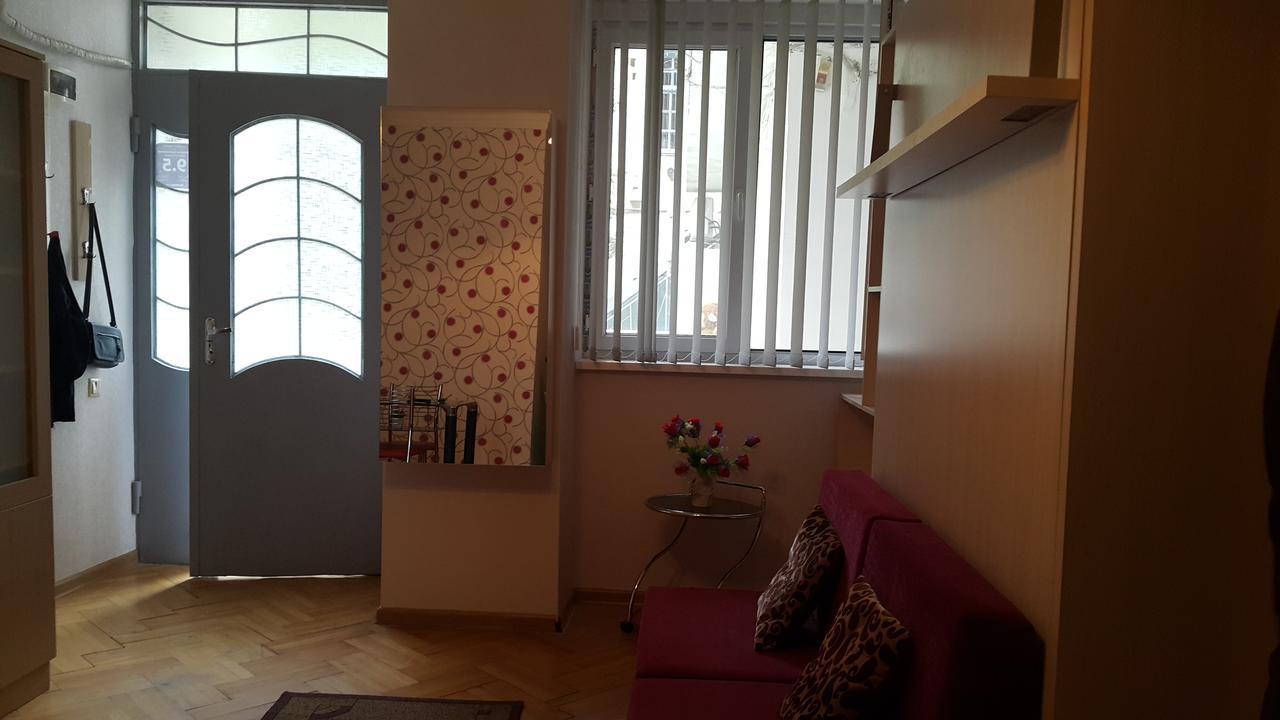 Apartment On Rustaveli Avenue ティビリシ エクステリア 写真